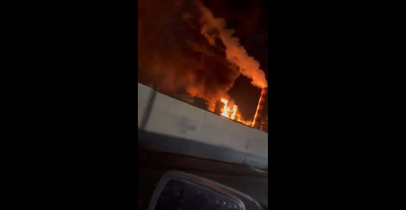 Incendiu puternic la rafinaria Rosneft din Tuapse, Foto: Captura video - OSINTTechnical