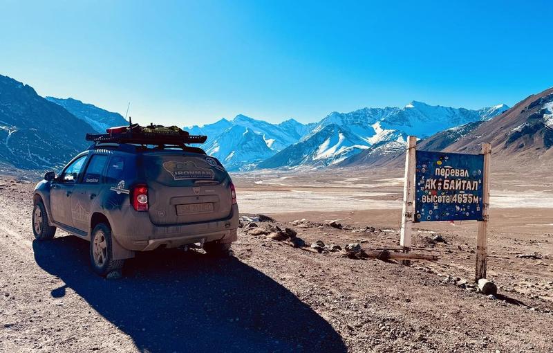 Cu Duster-ul la peste 4.600 m alt, in Tadjikistan, Foto: Attila Bertici
