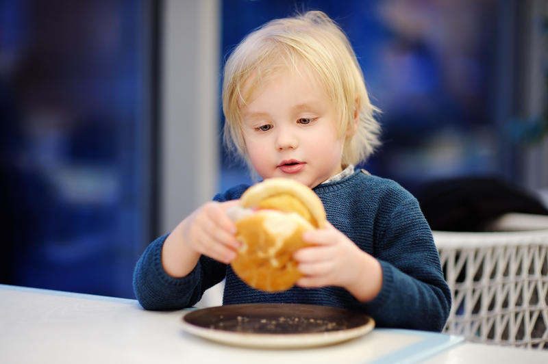 Comportamentele alimentare din copilărie continuă, în general, și la vârsta adultă, Foto: © Marysmn | Dreamstime.com