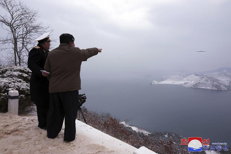 Liderul nord-coreean Kim Jong Un a supravegheat testarea Pulhwasal-3-31 în Coreea de Nord, potrivit presei de stat, Foto: KCNA via KNS / AP / Profimedia