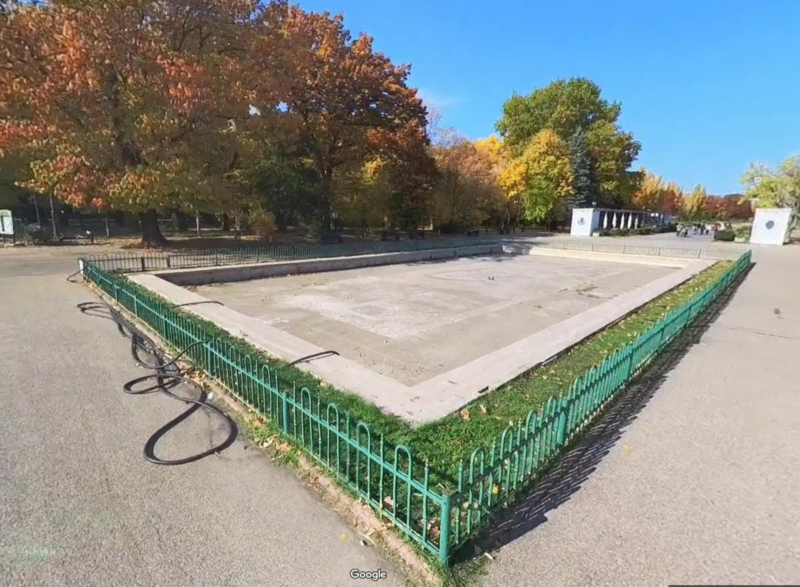 Fântână arteziană Charles de Gaulle, Foto: Google Maps