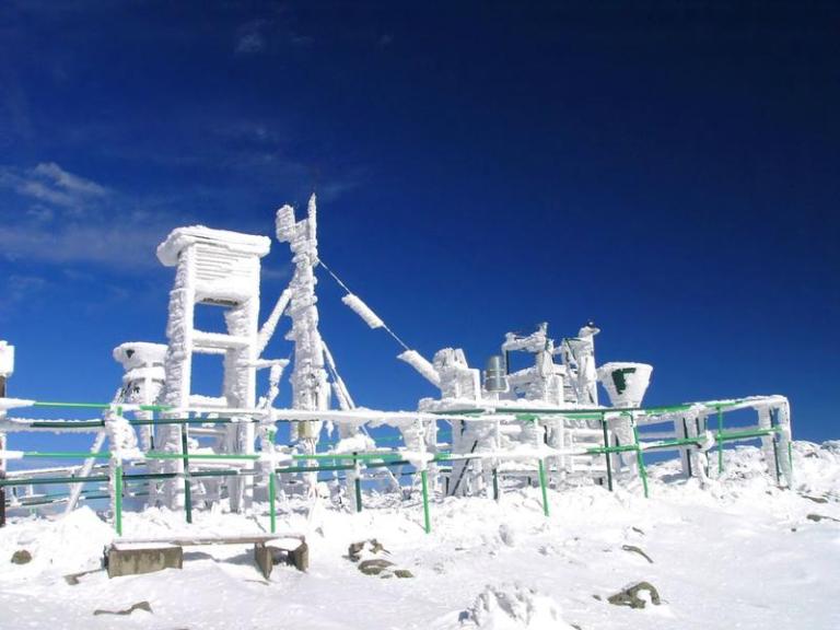 Statie meteo, Foto: Miroslav Hasch, Dreamstime.com