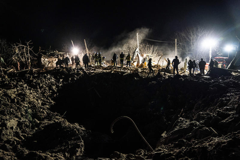 Crater uriaș în Kramatorsk după un atac rusesc, Foto: AA/ABACA / Abaca Press / Profimedia