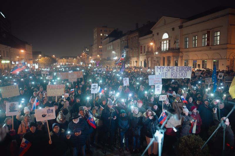 Protestele împotriva guvernului Fico continuă în Slovacia, Foto: Robert Nemeti / AFP / Profimedia