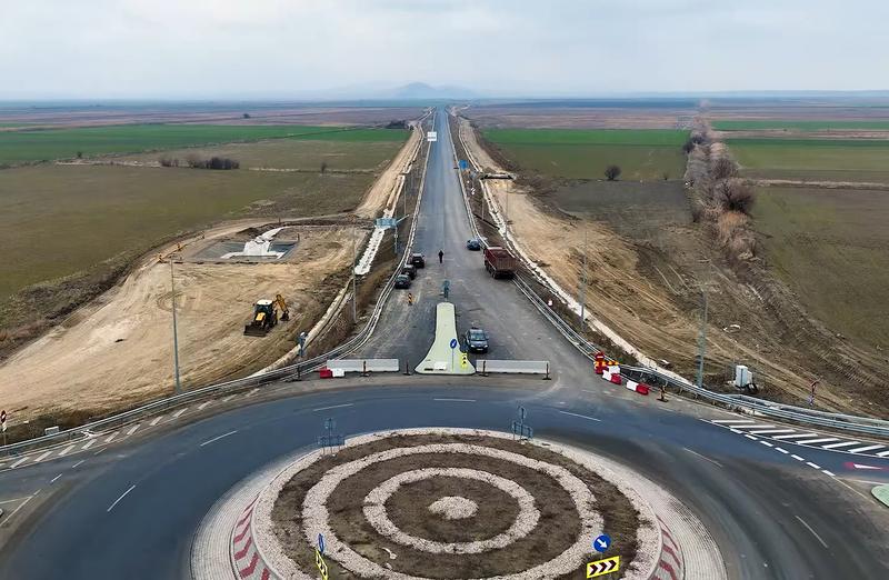 Drumul principal catre Podul de la Braila dinspre Jijila (Tulcea), Foto: Captura Youtube / Raducu P Drum