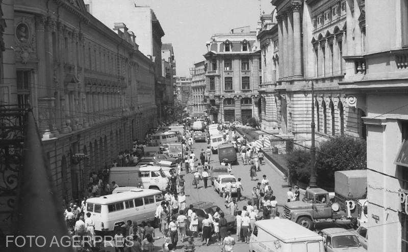Centrul Vechi al Bucureștiului - strada Lipscani (1986), Foto: AGERPRES FOTO/ARHIVA ISTORICA