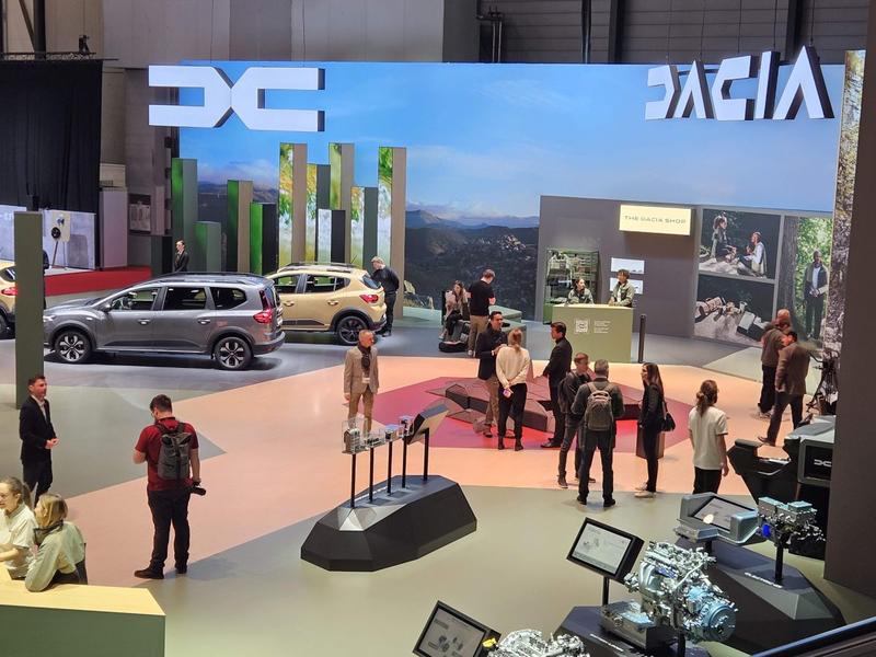 Standul Dacia la Salonul de la Geneva, Foto: Vlad Basca / Inima Copiilor