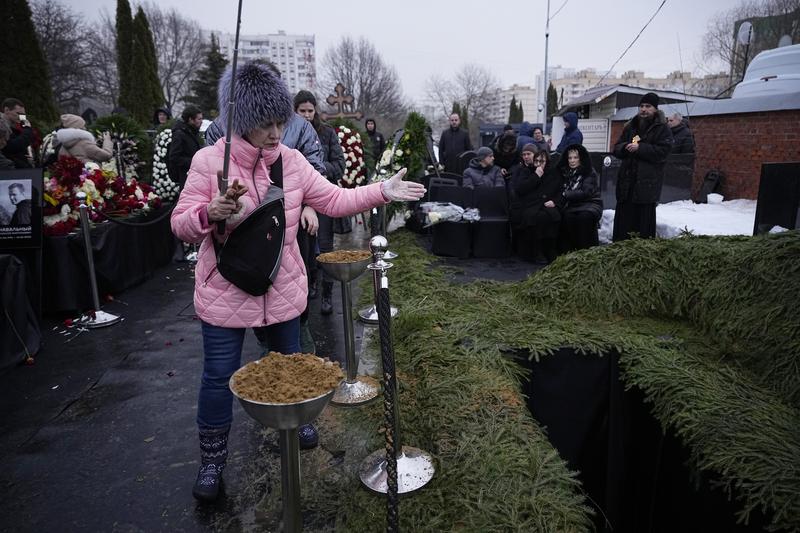 oamenii ii aduc un ultim omagiu lui Alexei Navalnii, Foto: AP / AP / Profimedia