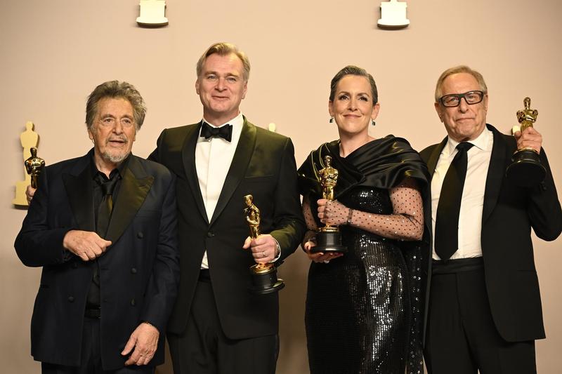 Al Pacino alaturi de Christopher Nolan, Emma Thomas si Charles Roven la gala de duminica a Premiilor Oscar, Foto: MediaPunch / BACKGRID / Backgrid USA / Profimedia