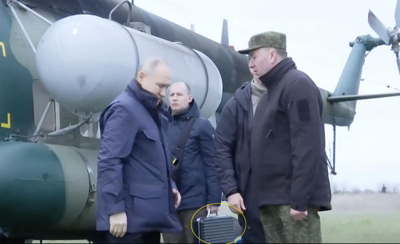 Vladimir Putin și valiza nucleară „Cheget”, Foto: east2west news / WillWest News / Profimedia