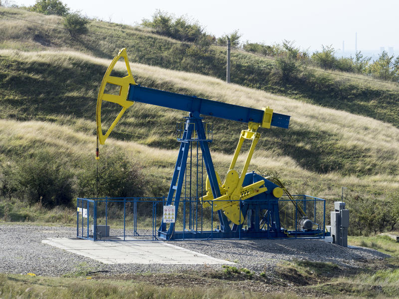 Sondă petrolieră, Foto: Ciolca | Dreamstime.com