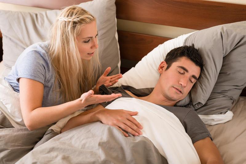 Sforăitul unuia dintre parteneri este un motiv frecvent pentru care cuplurile aleg să doarmă separat, Foto: Shutterstock
