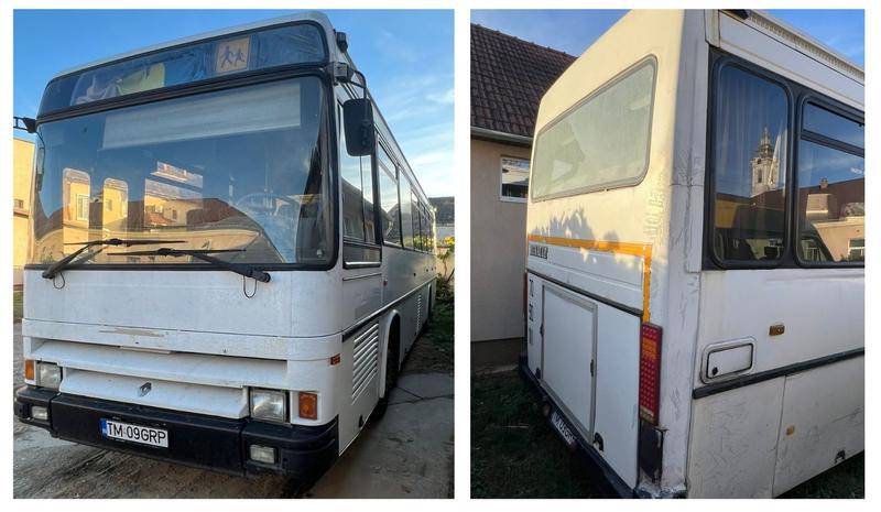 Autobuzul care transportă elevii din comuna Variaş, Foto: Hotnews