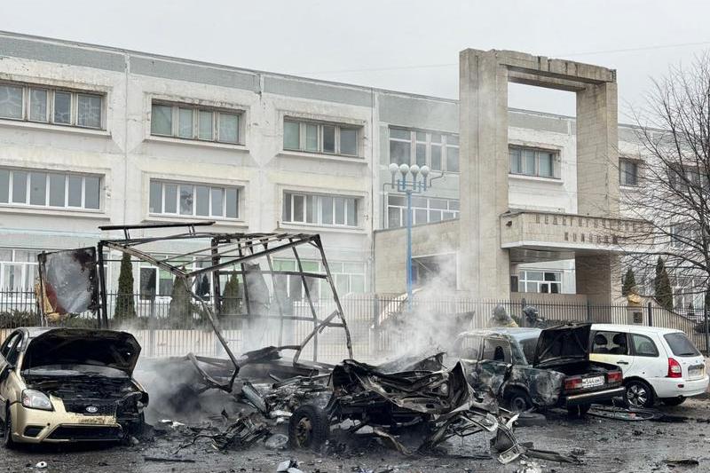 Belgorodul, bombardat din nou, anunță autoritățile ruse care au furnizat imagini cu urmările atacului, Foto: Handout / AFP / Profimedia