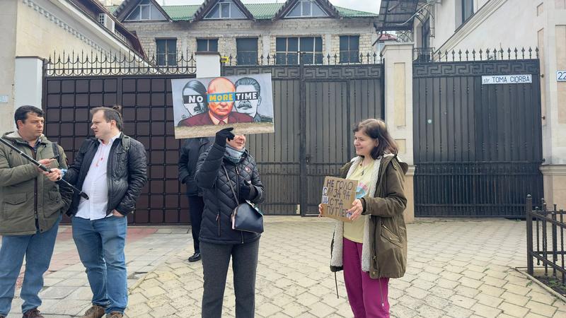 Protest la Chișinău în fața Ambasadei Rusiei, Foto: Oxana Bodnar/ HotNews.ro