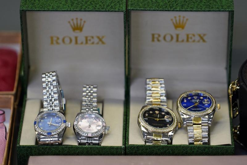 Ceasuri Rolex false, fabricate in China, Foto: Charles Rex Arbogast / AP / Profimedia