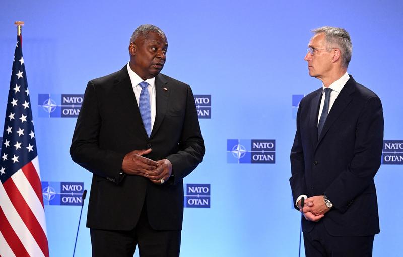 Lloyd Austin, seful Pentagonului, alaturi de Jens Stoltenberg, Foto: Dursun Aydemir / AFP / Profimedia