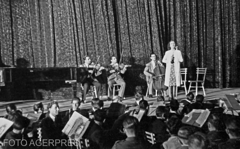 Maria Tanase la un spectacol cultural, organizat in sala cinematografului „Aro” 1939, Foto: Agerpres
