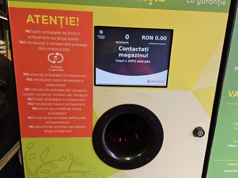 Automat de reciclare, Foto: Vlad Barza / HotNews.ro