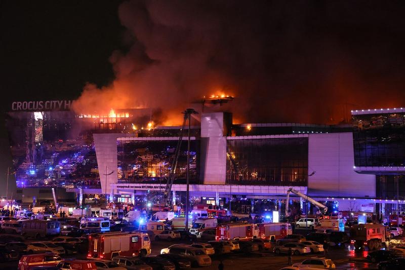 Sala de concerte Crocus City Hall din Moscova, în flăcări, Foto: STRINGER / AFP / Profimedia