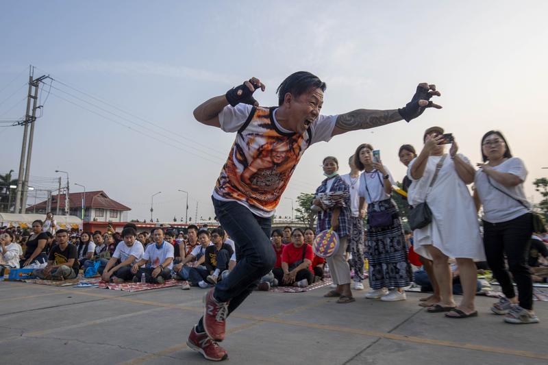 Thailandez la ceremonia Wai Kru de la templul tatuazelor sacre din Bangkok, Foto: Adryel Talamantes / Zuma Press / Profimedia