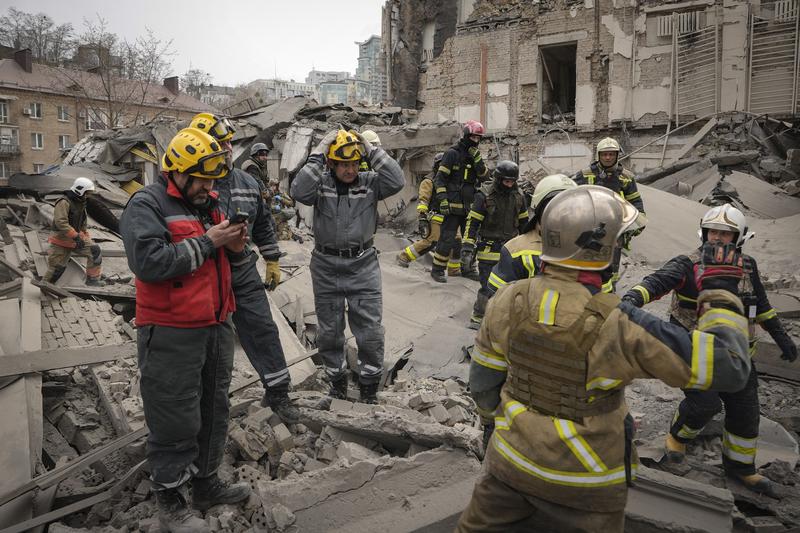 Rusia a atacat din nou Kievul cu rachete balistice, Foto: Vadim Ghirda / AP / Profimedia