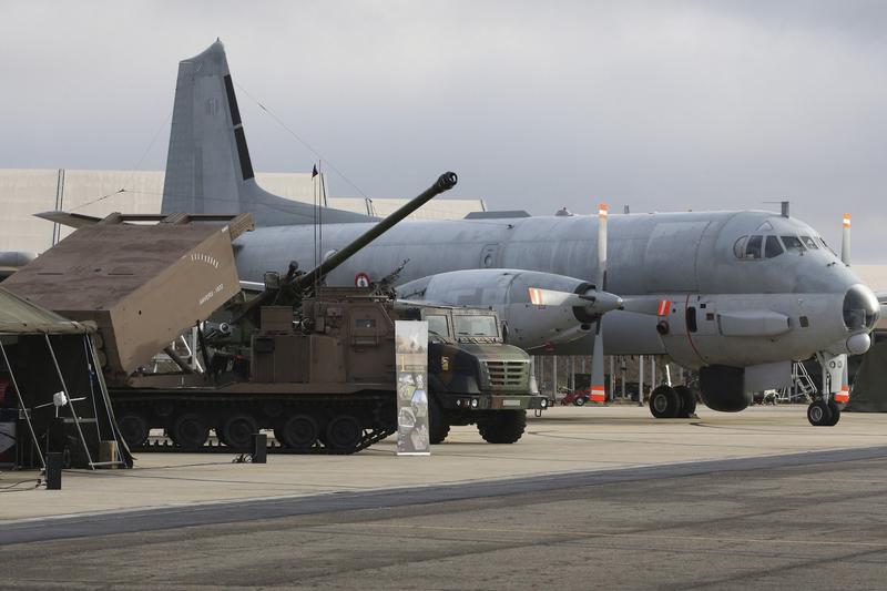 Sisteme franceze de armament pregatite pentru a fi trimise Ucrainei, Foto: Bob Edme / AFP / Profimedia Images