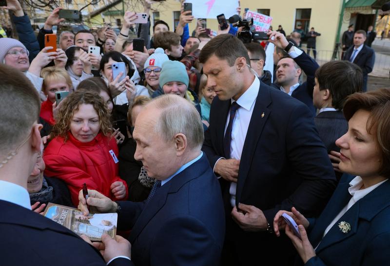 Vladimir Putin in timpul vizitei sale la Torzhok, Foto: Mikhail Metzel / AFP / Profimedia