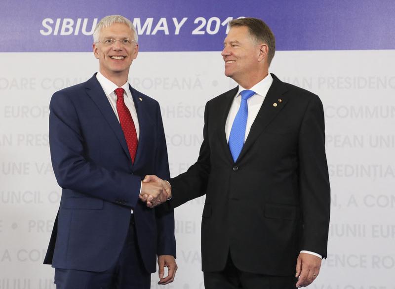 Klaus Iohannis alaturi de Krisjanis Karins in 2019, cand acesta era premier al Letoniei, Foto: Ludovic Marin / AFP / Profimedia Images