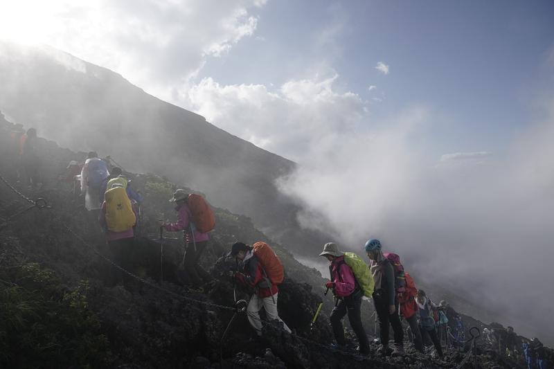 Excursionisti pe Muntele Fuji, Foto: Jae C. Hong / Associated Press / Profimedia Images