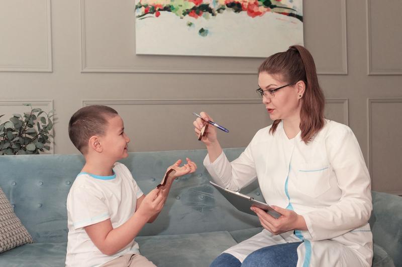 Copil la medic, Foto: Irina Bochenkova | Dreamstime.com