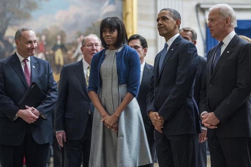 Joe Biden alaturi de sotii Obama in 2013, la investitura fostului presedinte democrat pentru al doilea mandat, Foto: Bill Clark / Associated Press / Profimedia Images