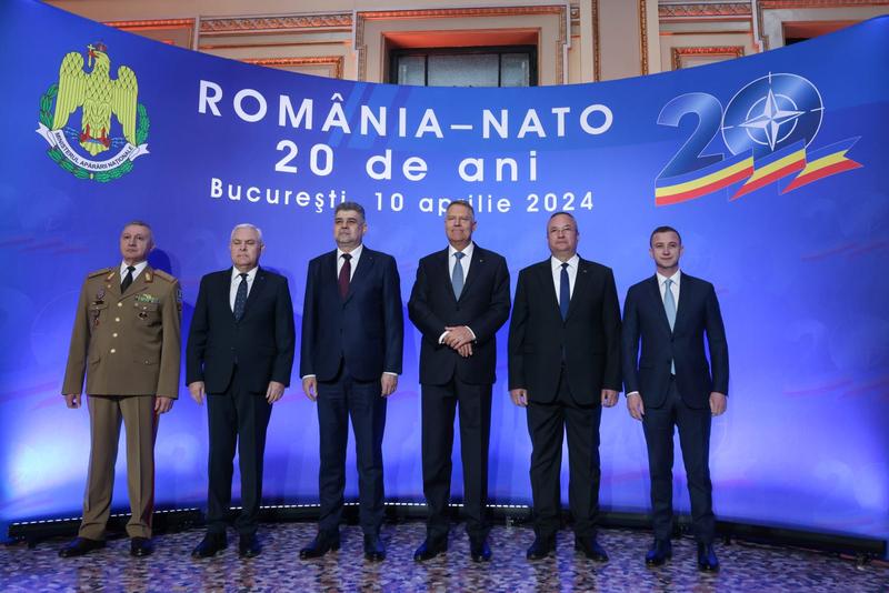 Klaus Iohannis, Marcel Ciolacu si Nicolae Ciuca, la un eveniment de marcare a 20 de ani de la aderarea Romaniei la NATO, Foto: Inquam Photos / George Călin