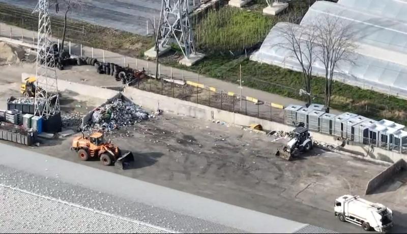 Deșeuri depozitate la punctul de lucru al Direcției de Salubritate S3 , Foto: Hotnews
