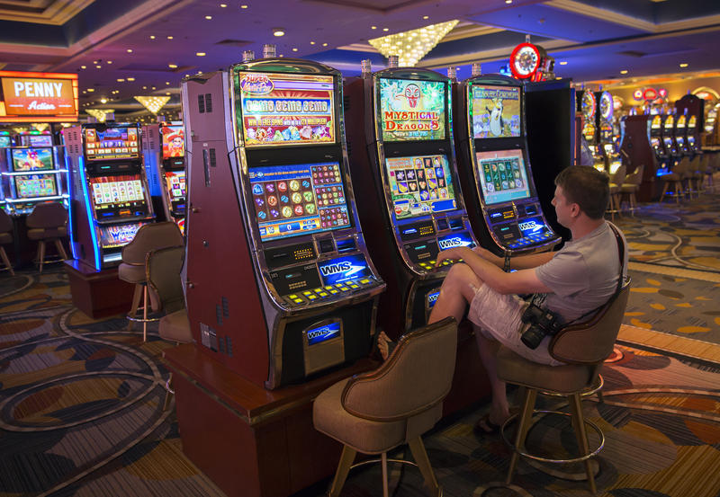 Păcănele, Foto: Photo 43065476 © Valentin M Armianu | Dreamstime.com