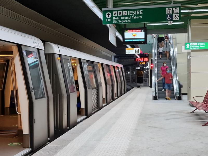 ntr-o statie de metrou, Foto: Vlad Barza / HotNews.ro