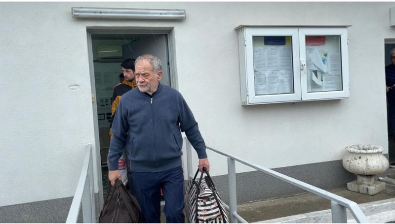 Dumitru Buzatu, la iesirea din inchisoare, Foto: Hotnews / Simona Voicu