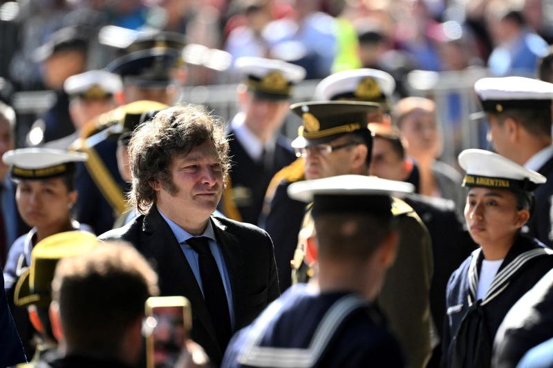 Presedintele argentinian Javier Milei la o parada militara, Foto: Luis ROBAYO / AFP / Profimedia