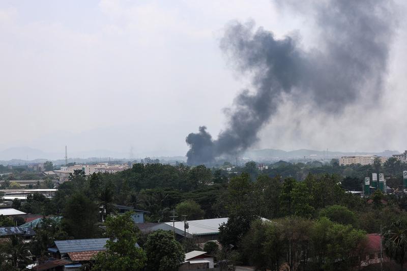 Lupte în orașul Myawaddy între rebeli și armata din Myanmar, Foto: Valeria Mongelli / AFP / Profimedia