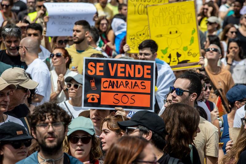 Protest în Insulele Canare pentru limitarea turismului, Foto: Europa Press/ABACA / Abaca Press / Profimedia