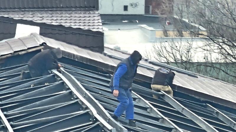 Muncitori fără echipamente de protectie, Foto: Hotnews