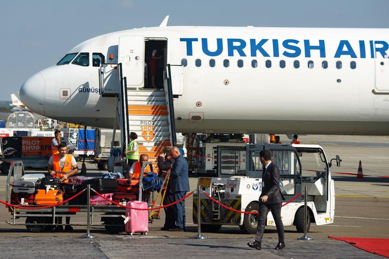Imbarcare intr-un avion al Turkish Airlines, Foto: Lucian Alecu / Shutterstock Editorial / Profimedia Images