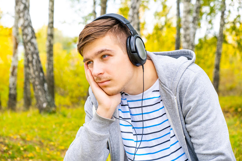 Tristețea resimțită în timp ce asculți muzică poate fi plăcută și poate să amplifice plăcerea de a asculta muzică, spun cercetătorii, Foto: © Sabphoto | Dreamstime.com