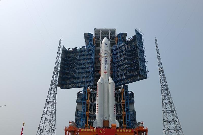 Sonda Chang'e-6 și racheta Long March-5 Y8, Foto: Liu Fang / Xinhua News / Profimedia