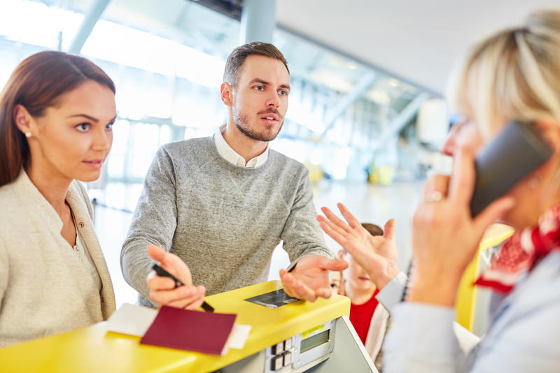 Faptul că biletele de avion și cazările sunt mai ieftine în perioada anului școlar nu reprezintă un motiv întemeiat pentru a absenta de la școală, Foto: Shutterstock