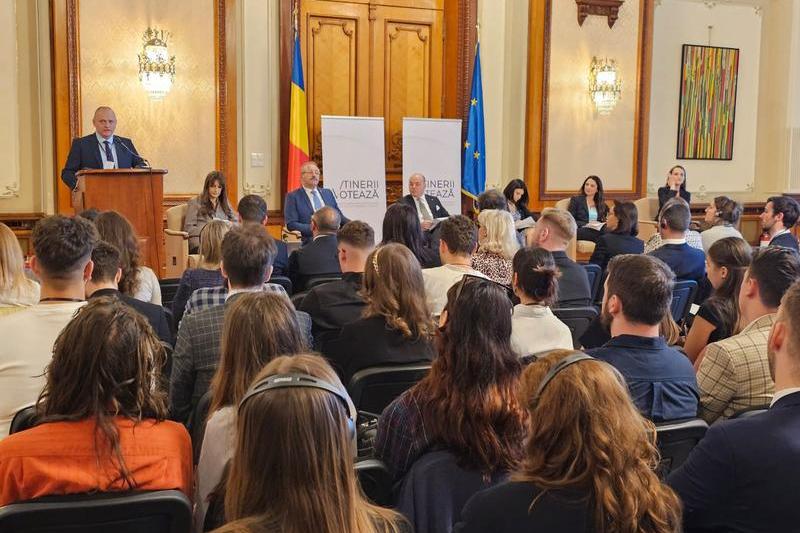 Dezbatere la Parlament organizată de „Tinerii Votează”, Foto: Laurențiu Ungureanu / HotNews