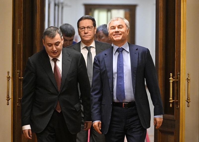 Alexandr Khinstein (stanga), alaturi de Viaceslav Volodim (dreapta), presedintele Dumei de Stat, Foto: Kommersant Photo Agency / ddp USA / Profimedia