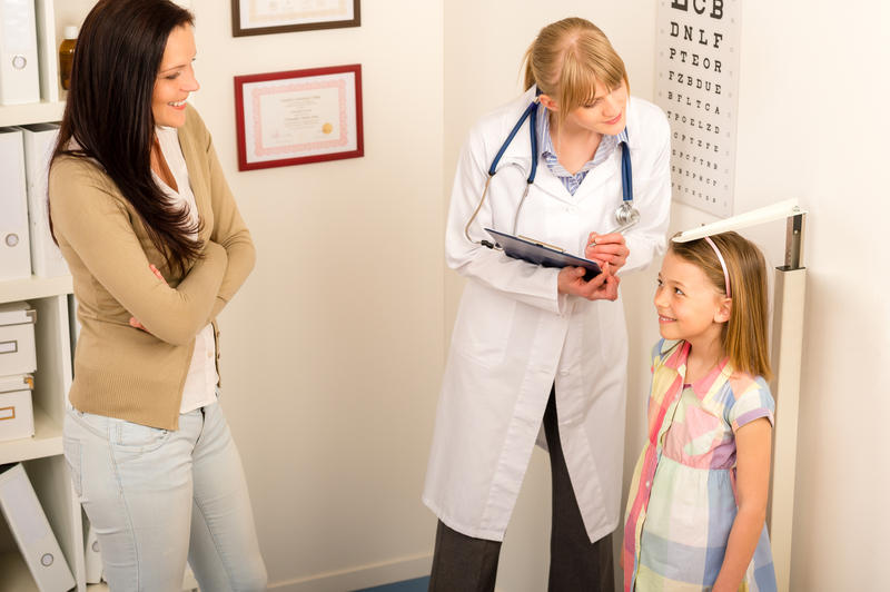 Greutatea și întălțimea copilului trebuie verificate periodic de medic, Foto: © Candybox Images | Dreamstime.com