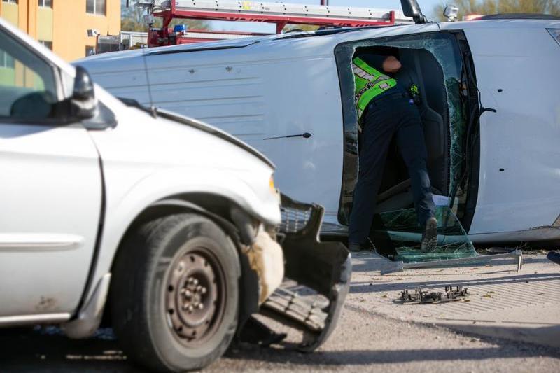 Accident autoutilitara, Foto: Anna Griessel / Dreamstime.com