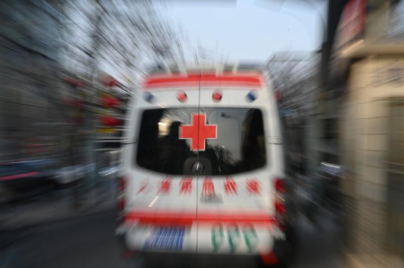 Ambulanță din China, Foto: Johannes Neudecker / DPA / Profimedia